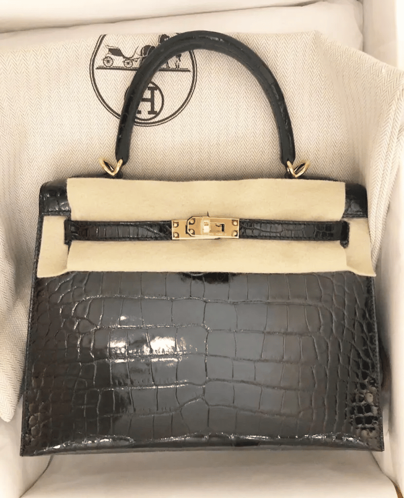 Hermès Kelly Bag 25 Black Shiny Alligator Gold Hardware