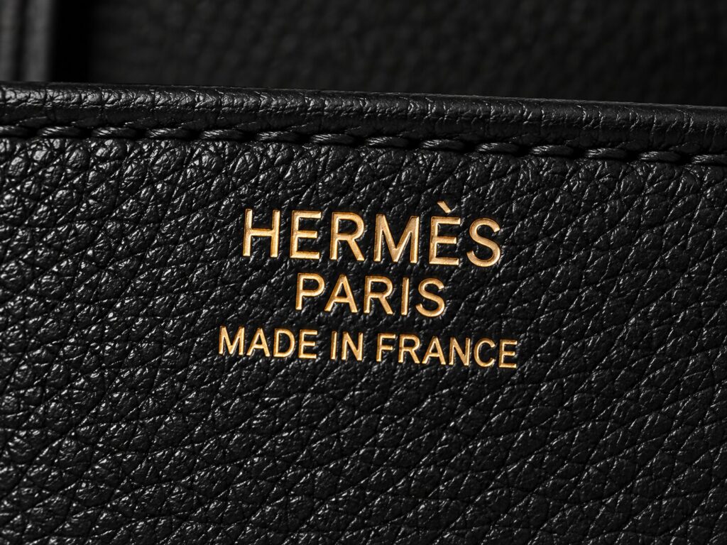 Hermès Mini Kelly 18 Epsom Schwarz – Gold-Hardware – Produktfoto 3